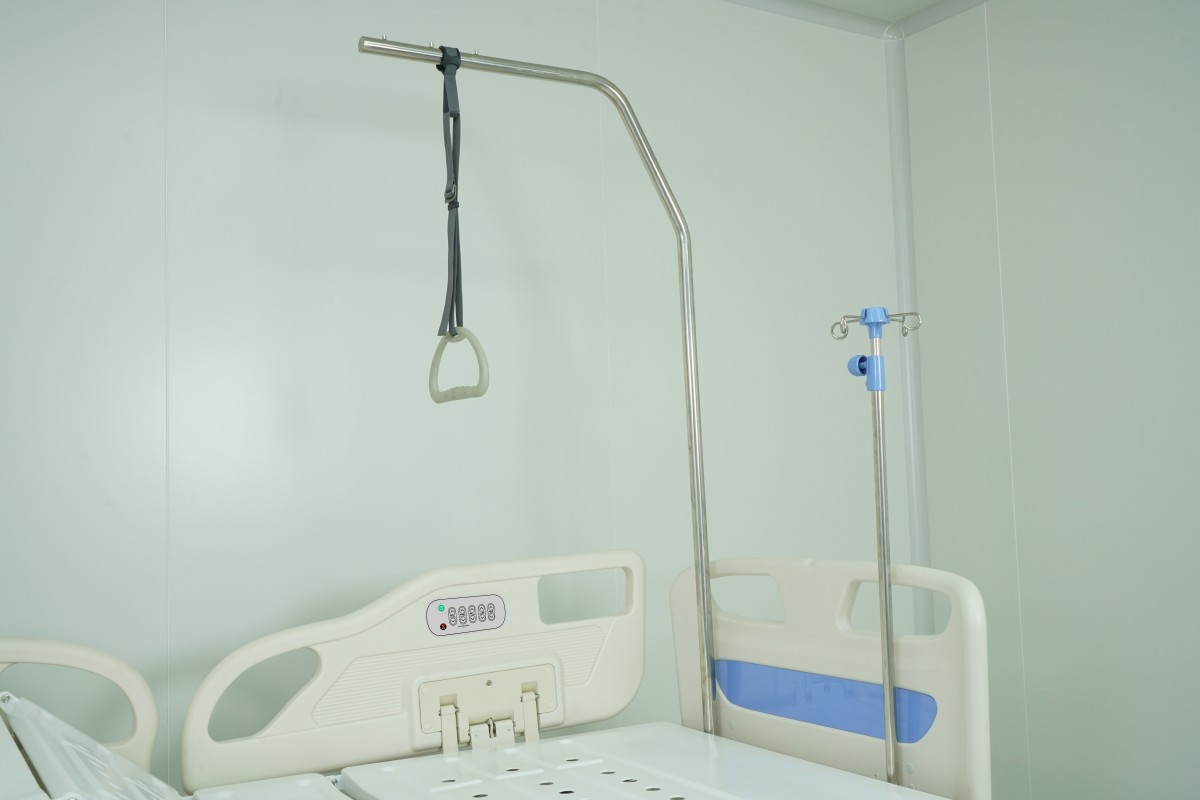 Fully Electric Hospital Bed Height Adjustable - Image 5
