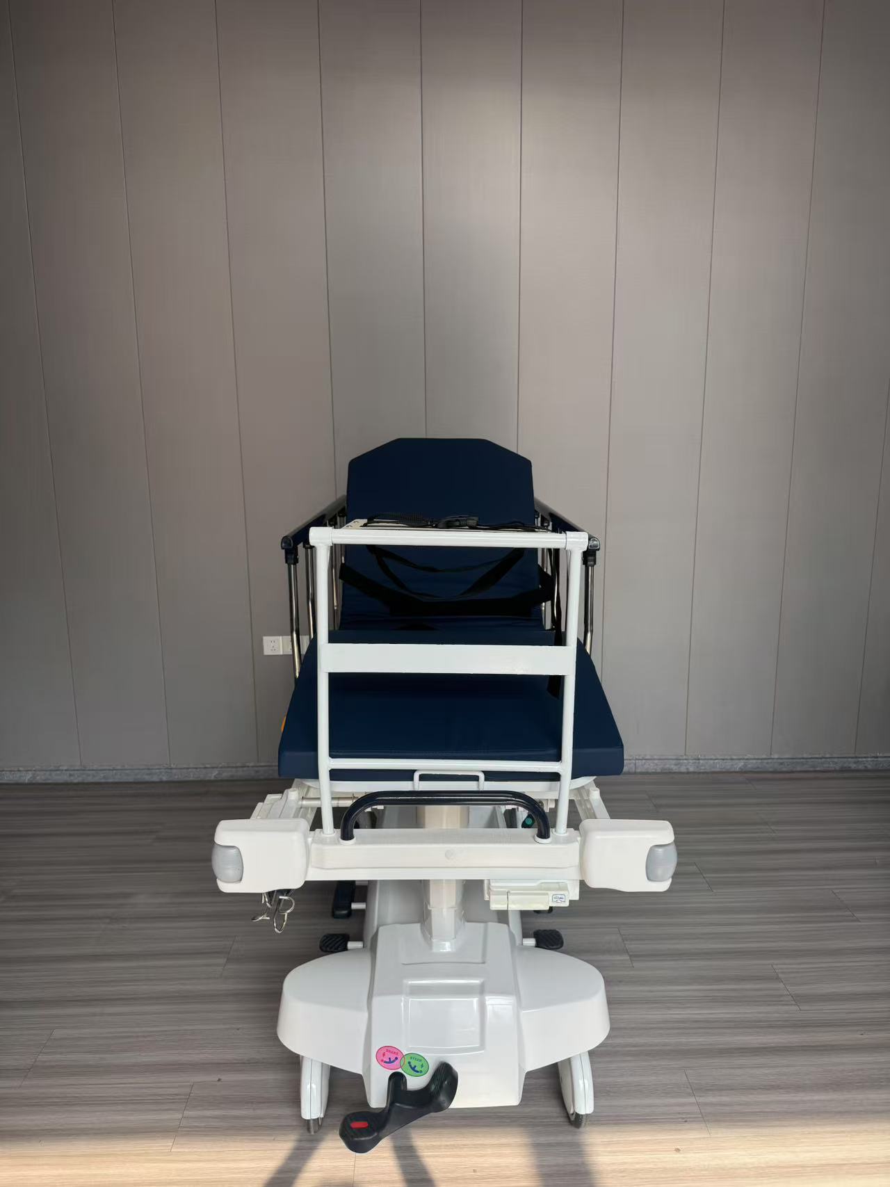 Hydraulic Patient Emergency Stretcher - Image 7